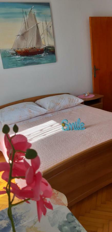 Apartman Lorena Stari Grad  Extérieur photo